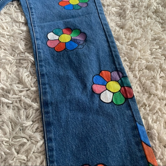 Hand painted flower jeans - Picture 4 of 5